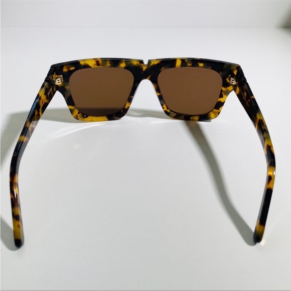 Tortoise Shell Square Sunglasses - Picture 11 of 11